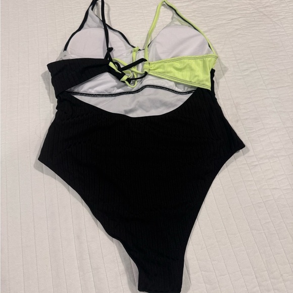 Shein one piece swimsuit black and neon green size 1X - Picture 2 of 2